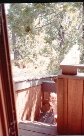 13-ValerieUpStepsToCabin.jpg 31.6K