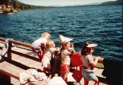 45-SkiDockWatchingAquaplaners.jpg 41.4K