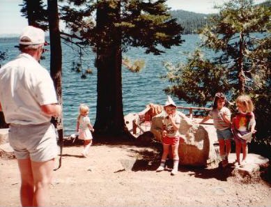 51-PhotoOp2.jpg 39.6K