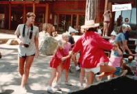 Thumb_42-MenehunesDancingStapherJenney.jpg 8.4K