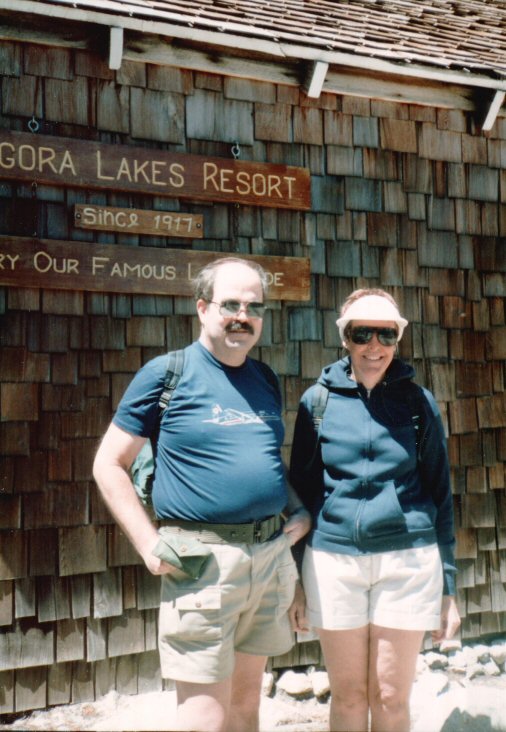 27-Leigh-Becky-AngoraLakeLemonaideStand.jpg 86.1K