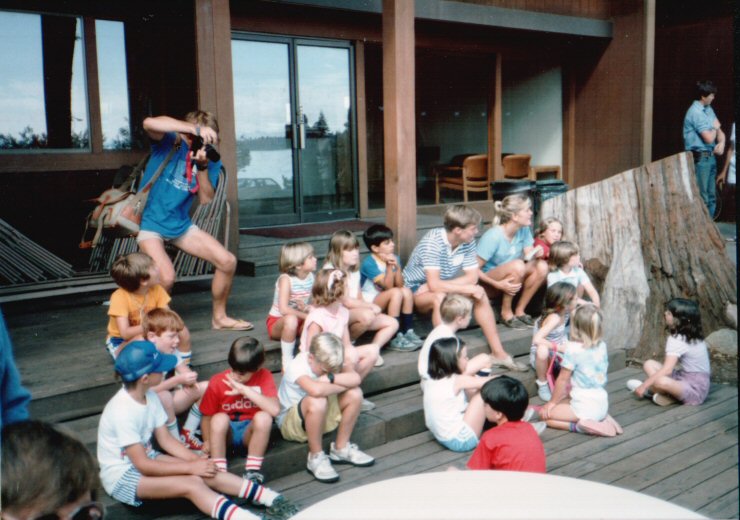 37-JenniferWithMenehunes.jpg 83.6K