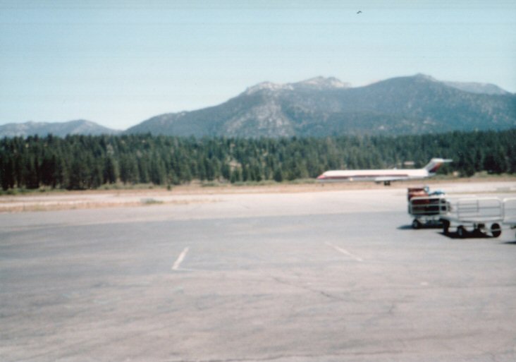 71-AirCalPlane-SouthLakeTahoeAirport.jpg 42.6K