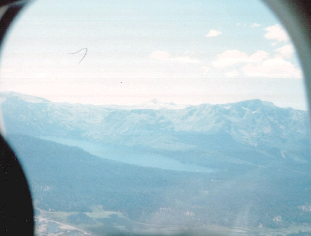 72-FallenLeaf-Tallac-FromPlane.jpg 70.4K