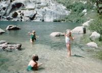 Thumb_25-Jennifer-AngoraLake.jpg 7.8K