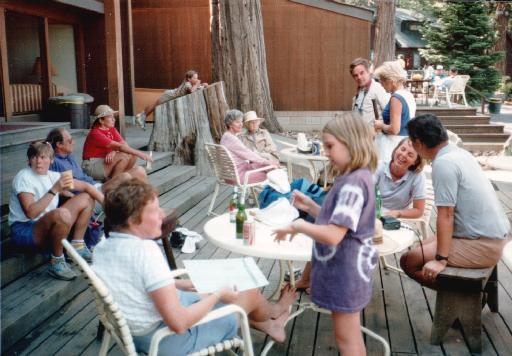 8607-FountainDeck-BeckyJennifer.jpg 39.7K