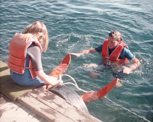 8622-Jennifer-WaterSki.jpg 43.0K