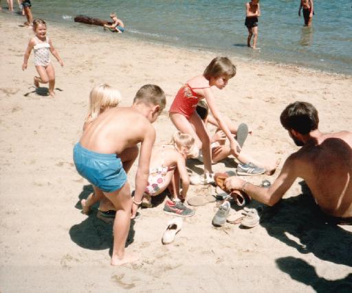 8657-Valerie-GamesDay.jpg 36.0K