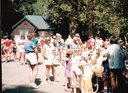 8665-FridayCarnival.jpg 48.8K