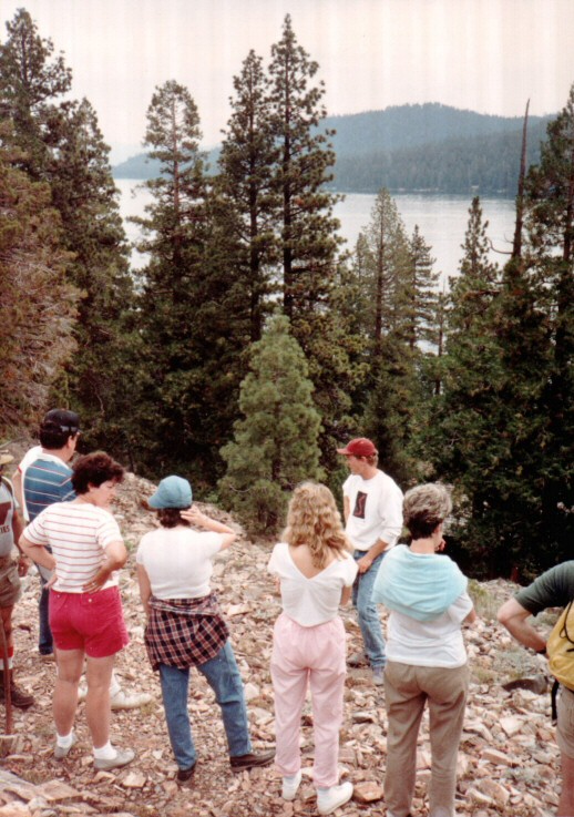 88-012-NatureHike-01.jpg 137.9K