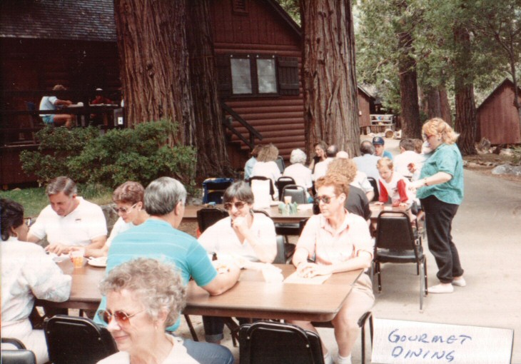 88-016-BBQdinner.jpg 108.8K