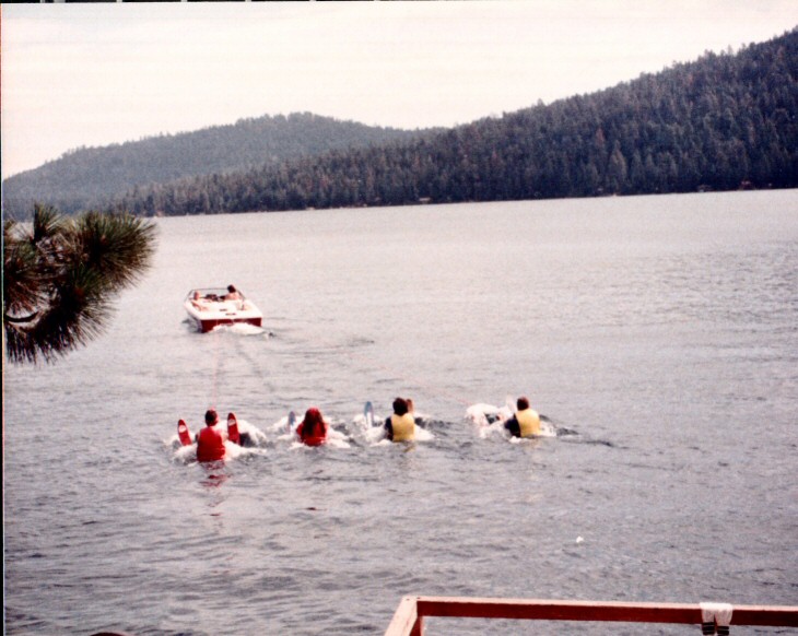 88-062-GamesDay-StaphWaterSkiShowStart.jpg 101.4K