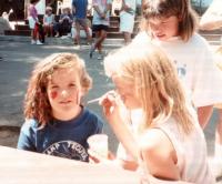 Thumb_88-046-Val-FacePainting.jpg 8.5K