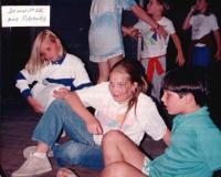 Thumb_88-082-Jennifer-andfriends.jpg 8.1K