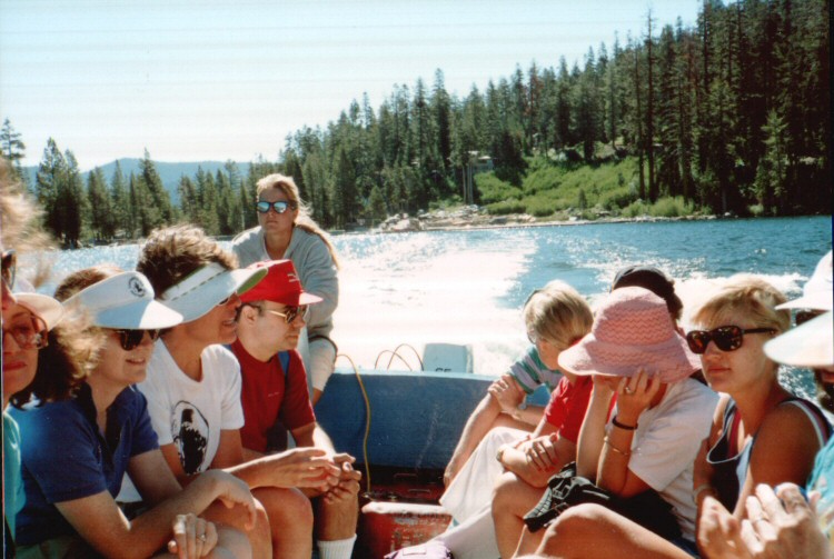 89-008-OnEchoLake.jpg 107.9K