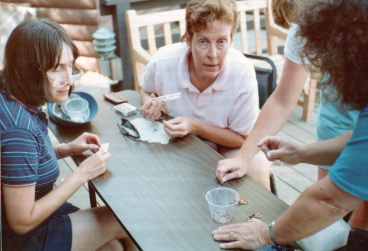 89-044-MiriamBecky-Crafts-01.jpg 90.6K