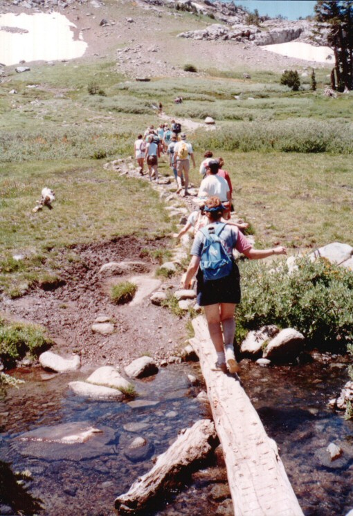 89-068-NatureHike-ToWinnemuccaLake.jpg 144.0K