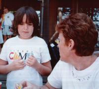 Thumb_89-094-ValBecky.jpg 7.8K