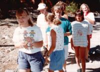 Thumb_89-116-Jennifer-andfriends.jpg 8.8K