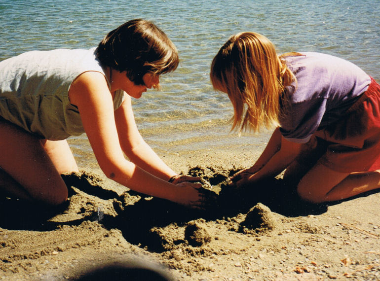 9040-Val-GamesDay-BabyBeach.jpg 130.7K