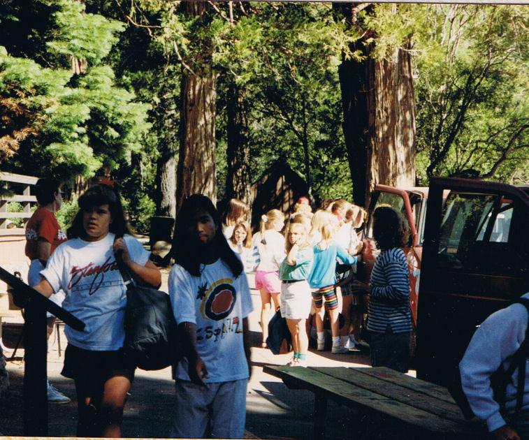 9050-JennifersGroupFieldTrip.jpg 167.5K