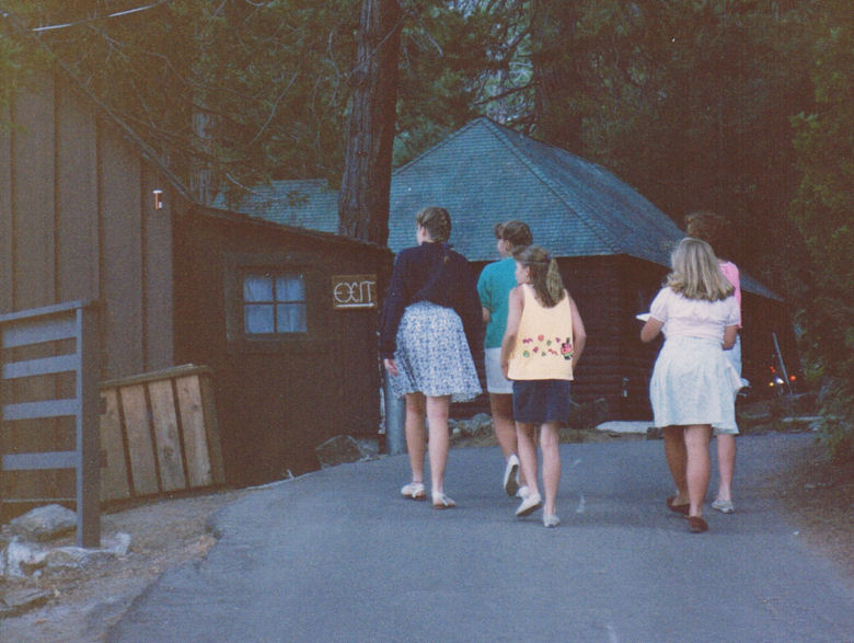 9066-ReadyForFridayNightTeenDance.jpg 100.1K