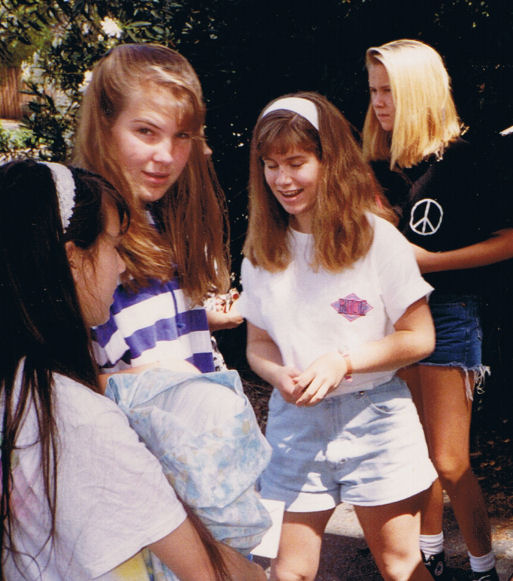 9143-JenniferAndGroupies.jpg 78.2K