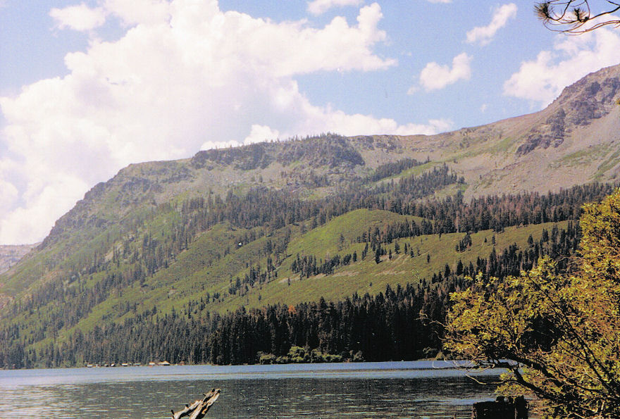 9161-HikeAroundTheLake-Cathedral.jpg 162.6K