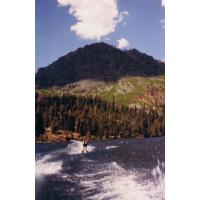 9114-Val-ScenicWaterskiing.jpg 112.7K