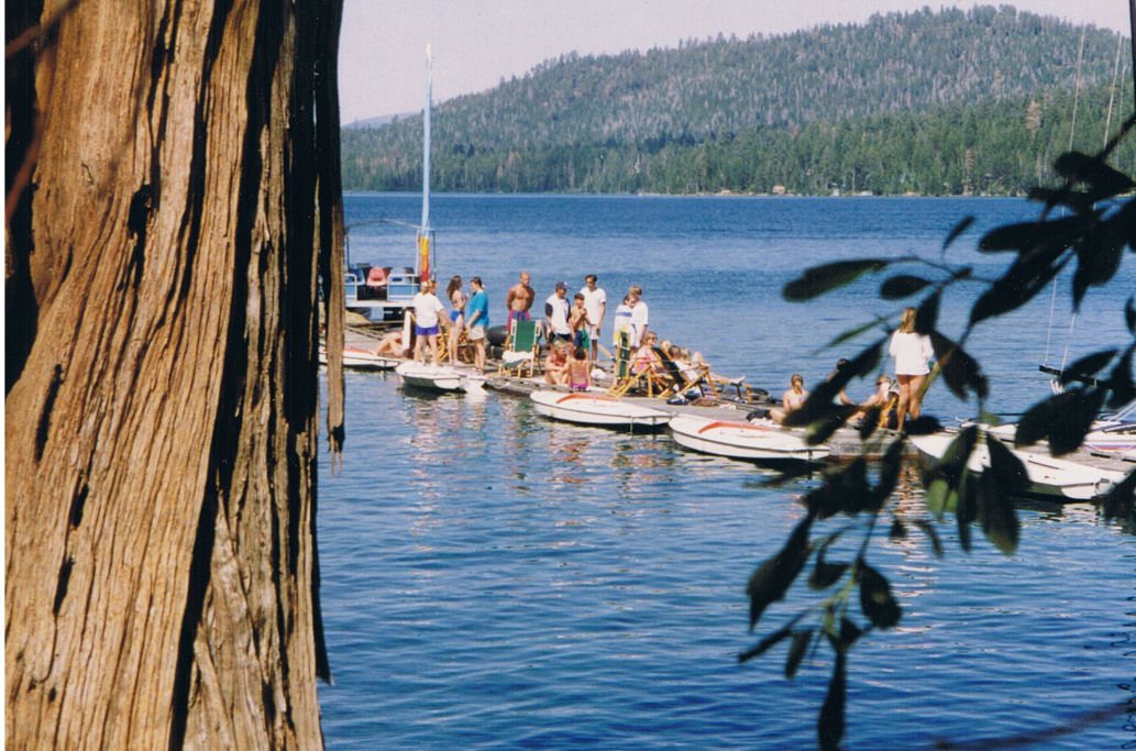 9236-NiceDayAtBoatDock.jpg 205.4K