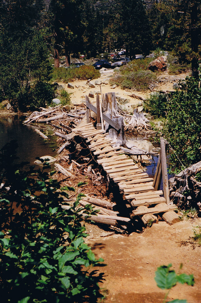 9402-LilyLakeBridgeOverDam.jpg 271.7K