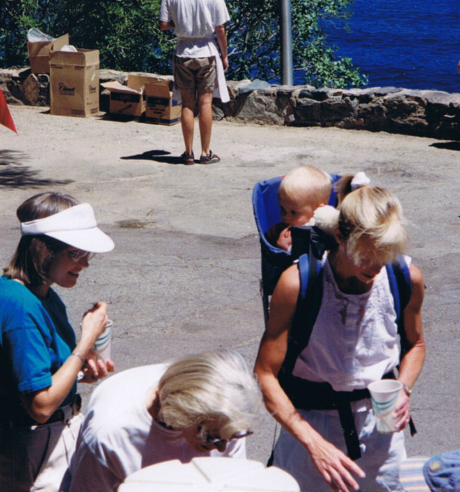 9429-WildflowerHike-FrogLake.jpg 128.5K