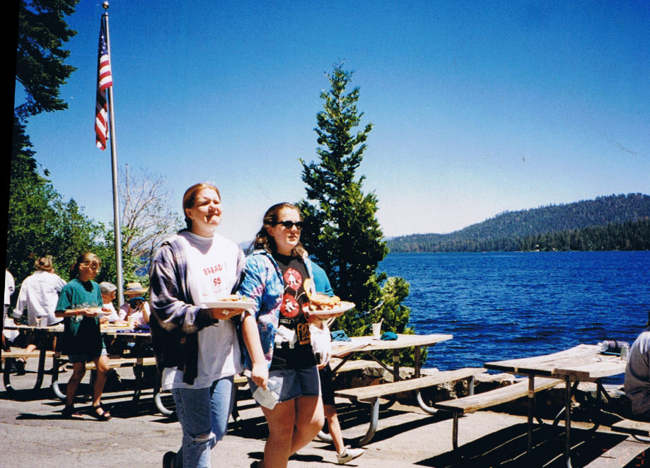 9509-Val-BBQLunch.jpg 169.7K