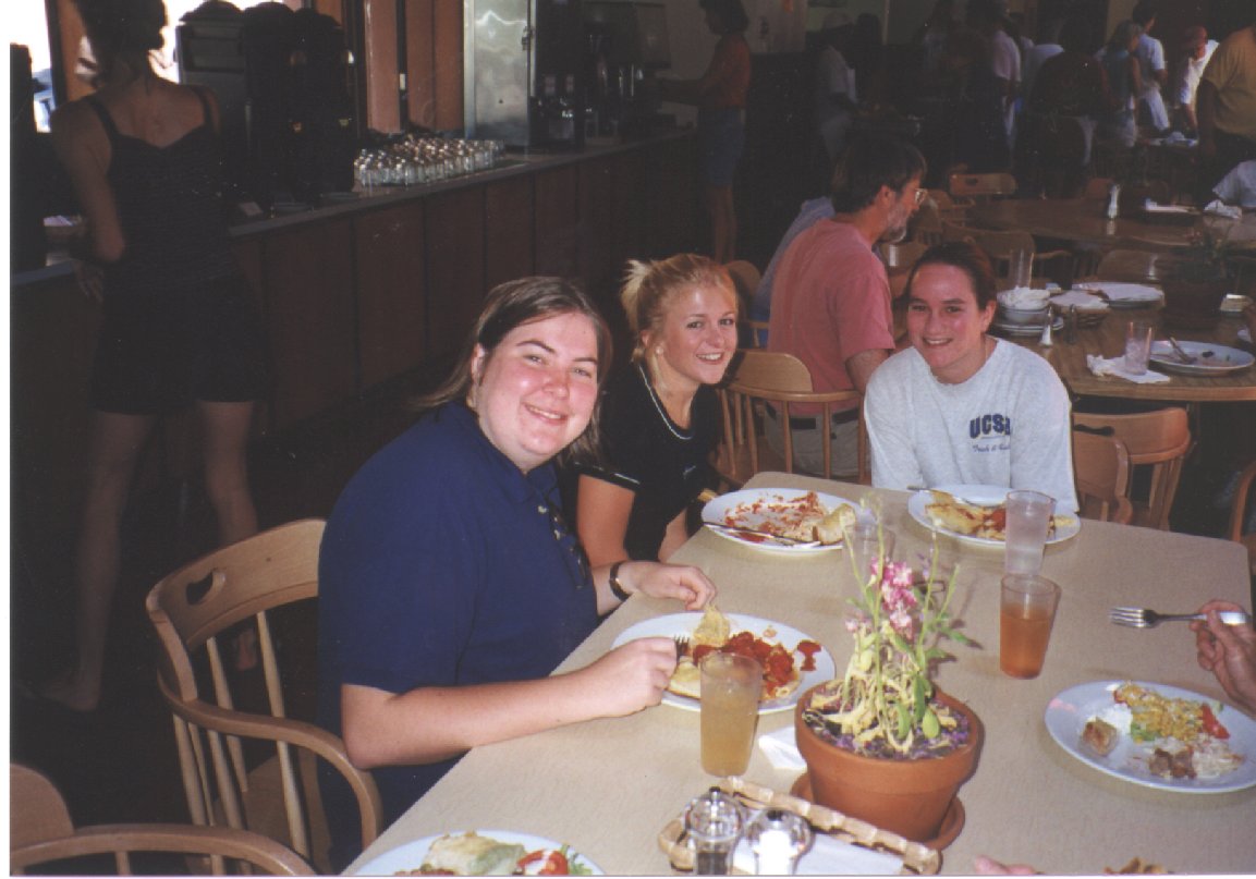 98jesChristaAdrienne.jpg 120.5K