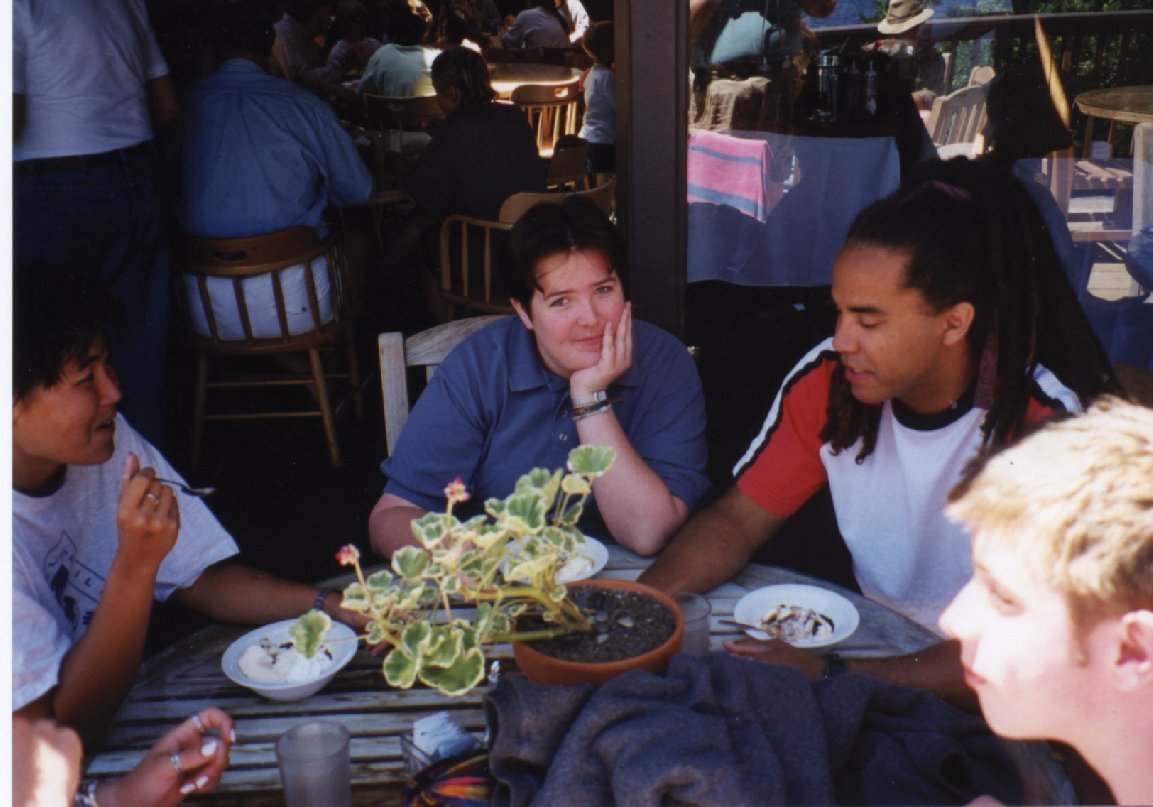 98valLunch01.jpg 132.1K