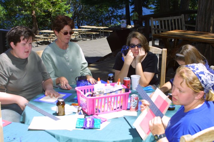 04e-CraftsByStaphPhotog.JPG 84.7K