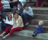 Photo by LSmith 2002, 25-DanielAndAudience-a.jpg 7.4K