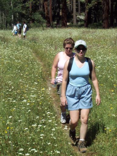 0962-HikeAroundLake.jpg 51.6K