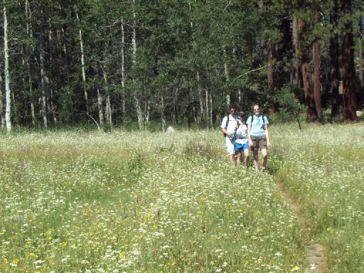 0964-HikeAroundLake-MeadowHikers-ScottKellyJen.jpg 54.9K