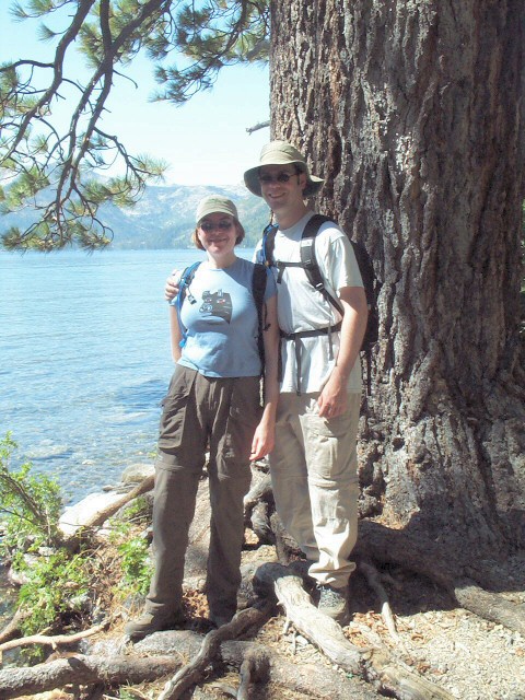 04005-JenniferSteve-HikeAroundLake.jpg 189.1K