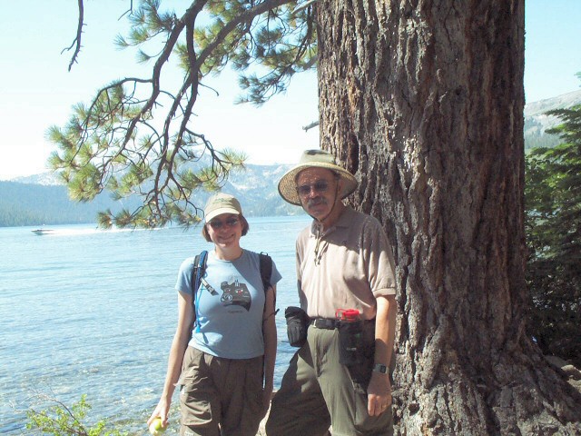 04006-JenniferLeign-HikeAroundLake.jpg 172.1K