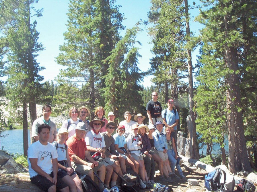 04034-LongHikeGroup-LakeLucille.jpg 311.0K