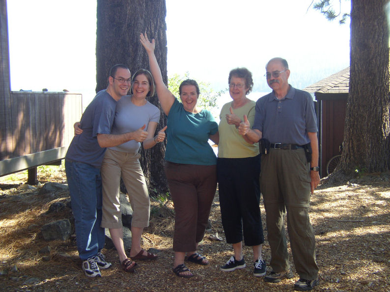 SSC05-64-SteveJenniferValerieLeighBecky.jpg 118.1K