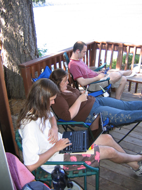 0604-DeckElectronics-NealValSteve.JPG 119.4K