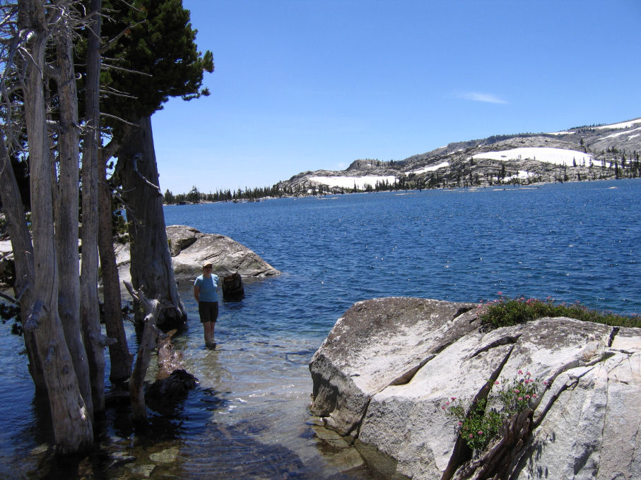 0632-LakeAloha5-JenniferWading2.JPG 163.1K