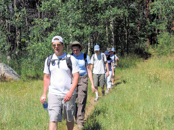 0712-RoundTheLake-02-ScottJenNeal.JPG 570.5K