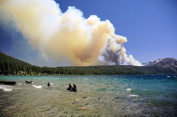 0732-AngoraFireFromFallenLeaf062707.jpg 295.2K