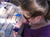 0806-ValerieCreatingAFlower.JPG 612.9K