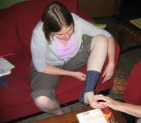 0840-JenniferSockFitting.JPG 486.0K