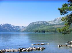 09002-ViewFromNorthEndOfLake-HATL.JPG 110.9K